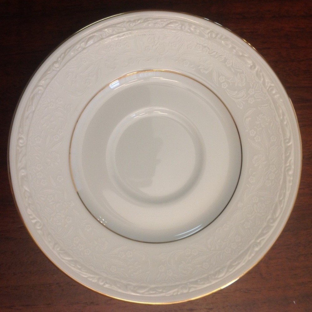 Noritake White Scapes Whitecliff Saucer